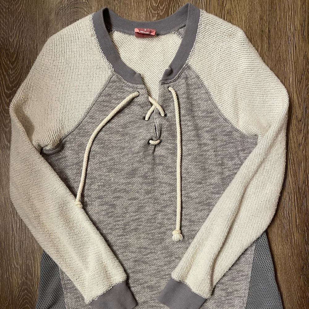 Women’s Buckle sweatshirt